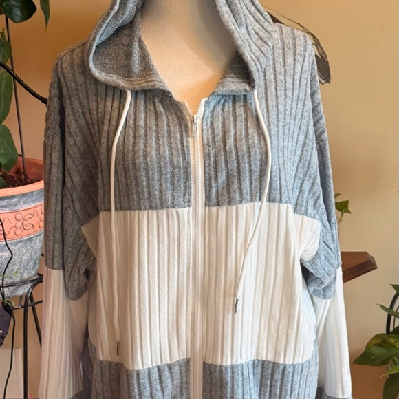 New Long Sleeve Full Zipper Hooded Sweater Size XXL Gray And White Polyester - Picture 6 of 14